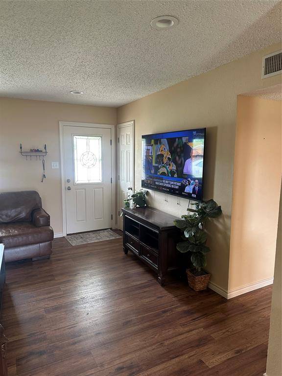 1201 N Taylor Street, Gainesville, TX 76240