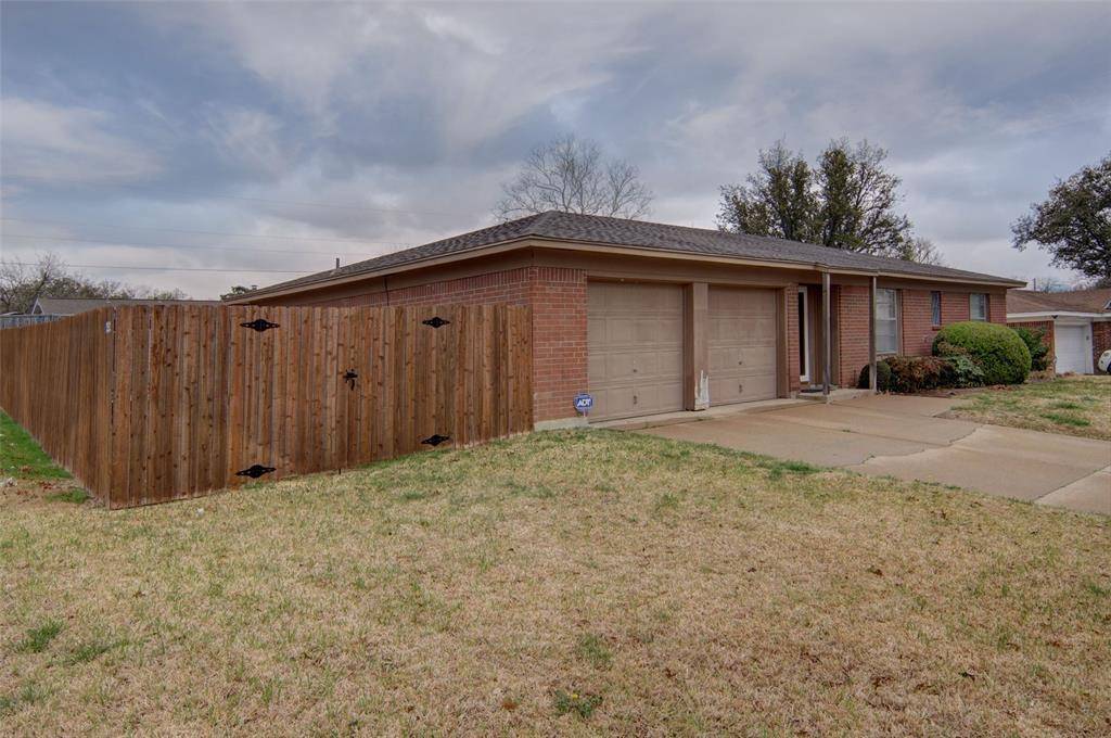 6601 Westrock Drive, Fort Worth, TX 76133