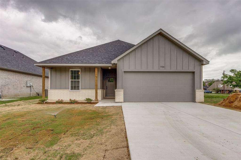 706 Turner Street, Wolfe City, TX 75496