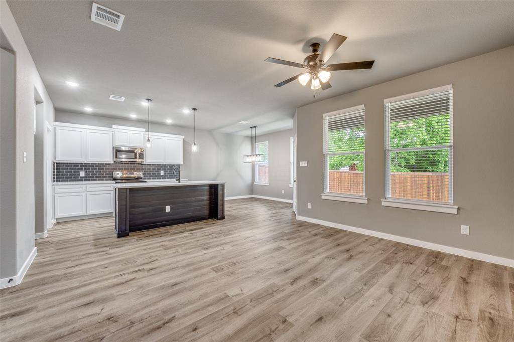 706 Turner Street, Wolfe City, TX 75496