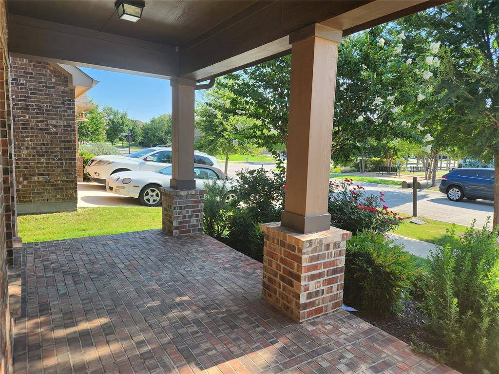 209 Meadows Drive, Argyle, TX 76226