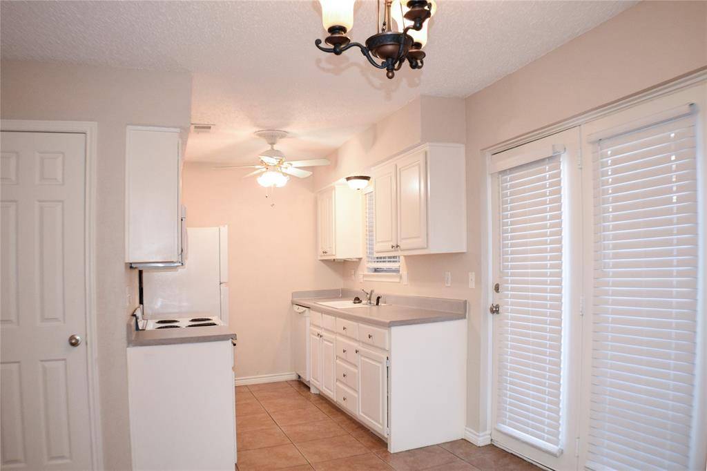 916 Cedar Terrace, Cedar Hill, TX 75104