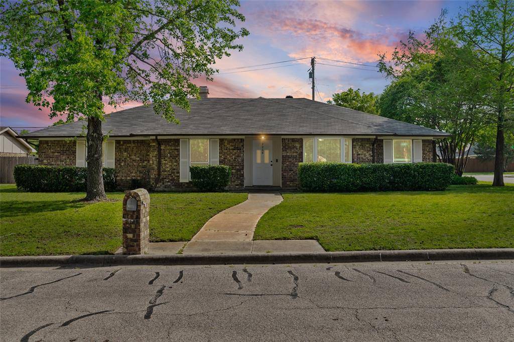 2008 Peacock Lane, Greenville, TX 75402