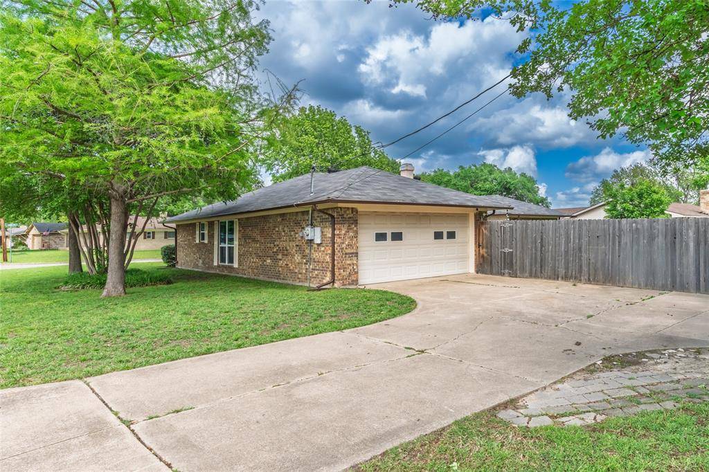 2008 Peacock Lane, Greenville, TX 75402