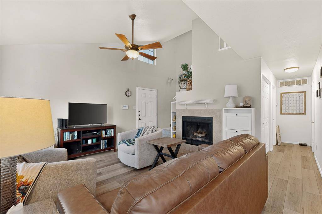 330 W Harwood Road #D, Hurst, TX 76054