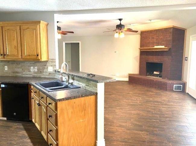 11466 St Hwy 31 E, Murchison, TX 75778