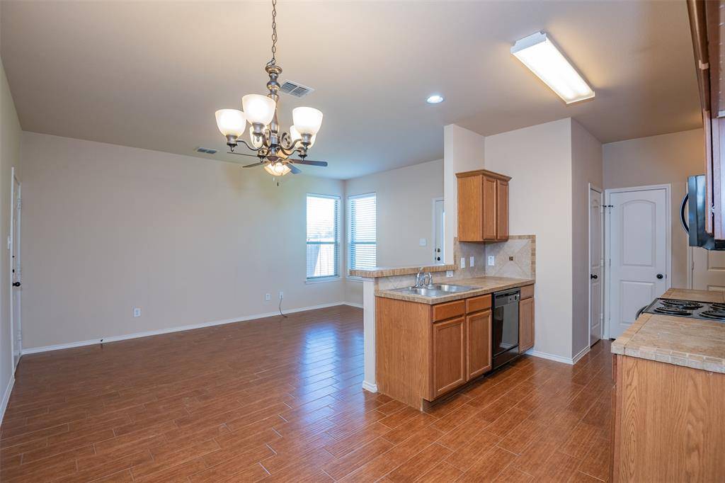 1426 Piedmont Drive, Mansfield, TX 76063