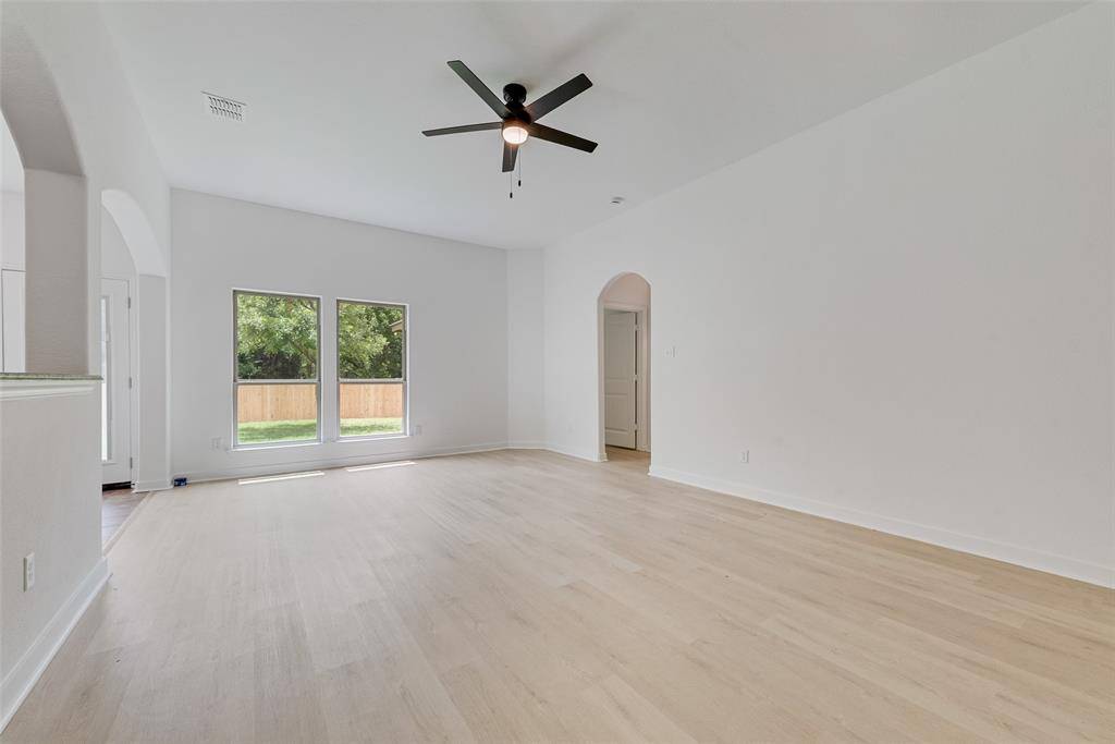 2718 Mossglen Drive, Dallas, TX 75227