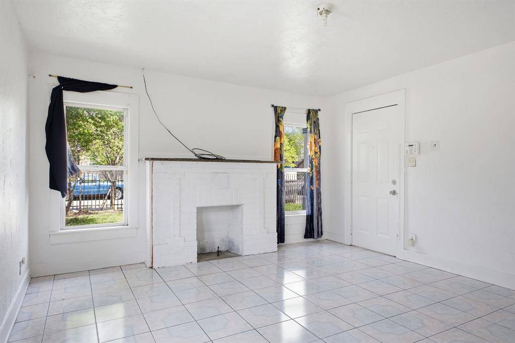 2634 Emmett Street, Dallas, TX 75211