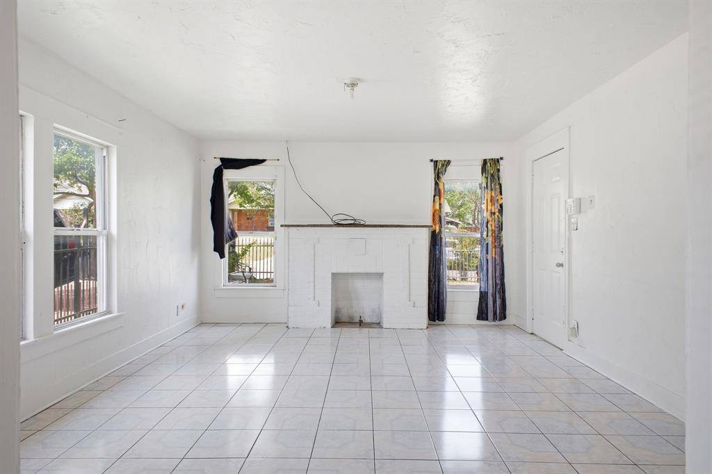 2634 Emmett Street, Dallas, TX 75211