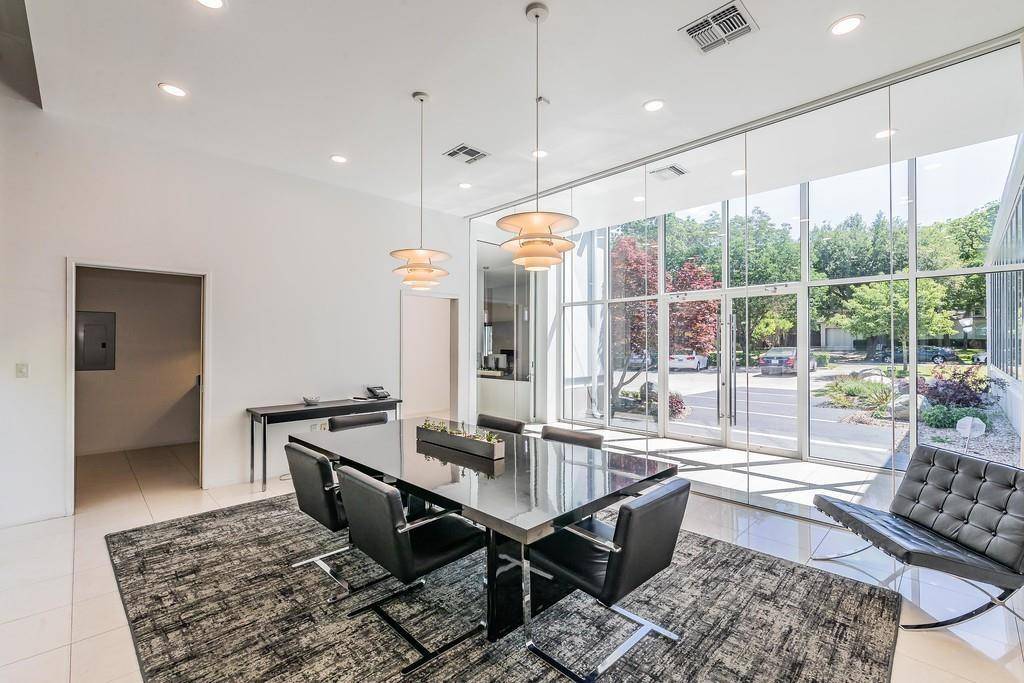 1300 W Randol Mill Road #110, Arlington, TX 76012