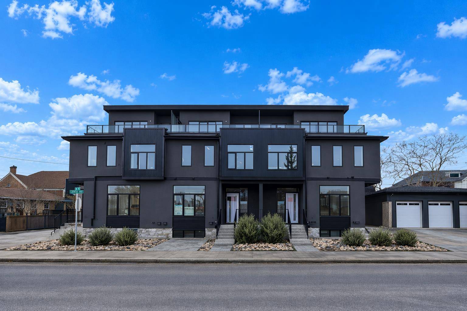 755 Centre AVE NE, Calgary, AB T2E4B6