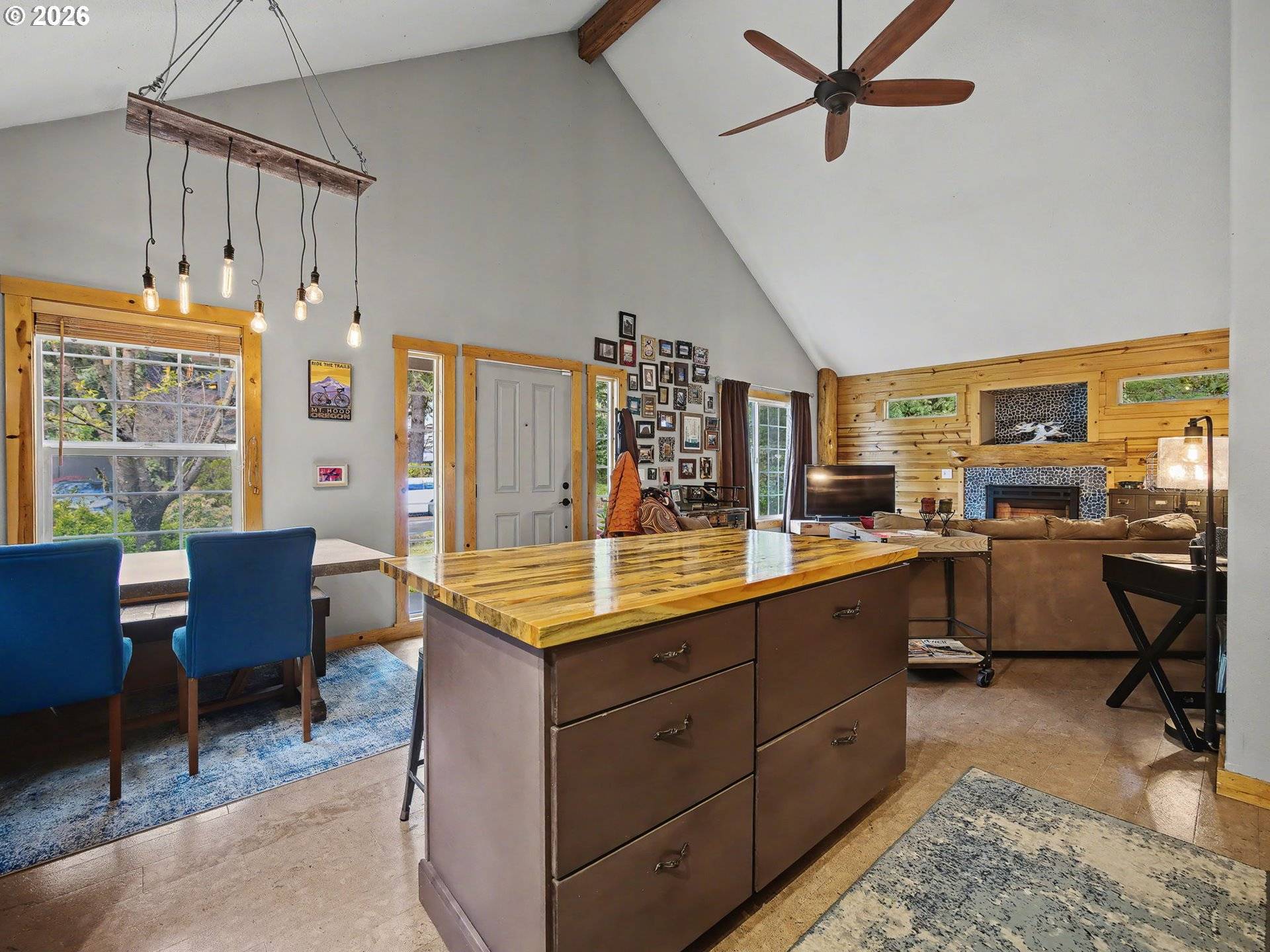 64966 E RIVERSIDE DR, Brightwood, OR 97011