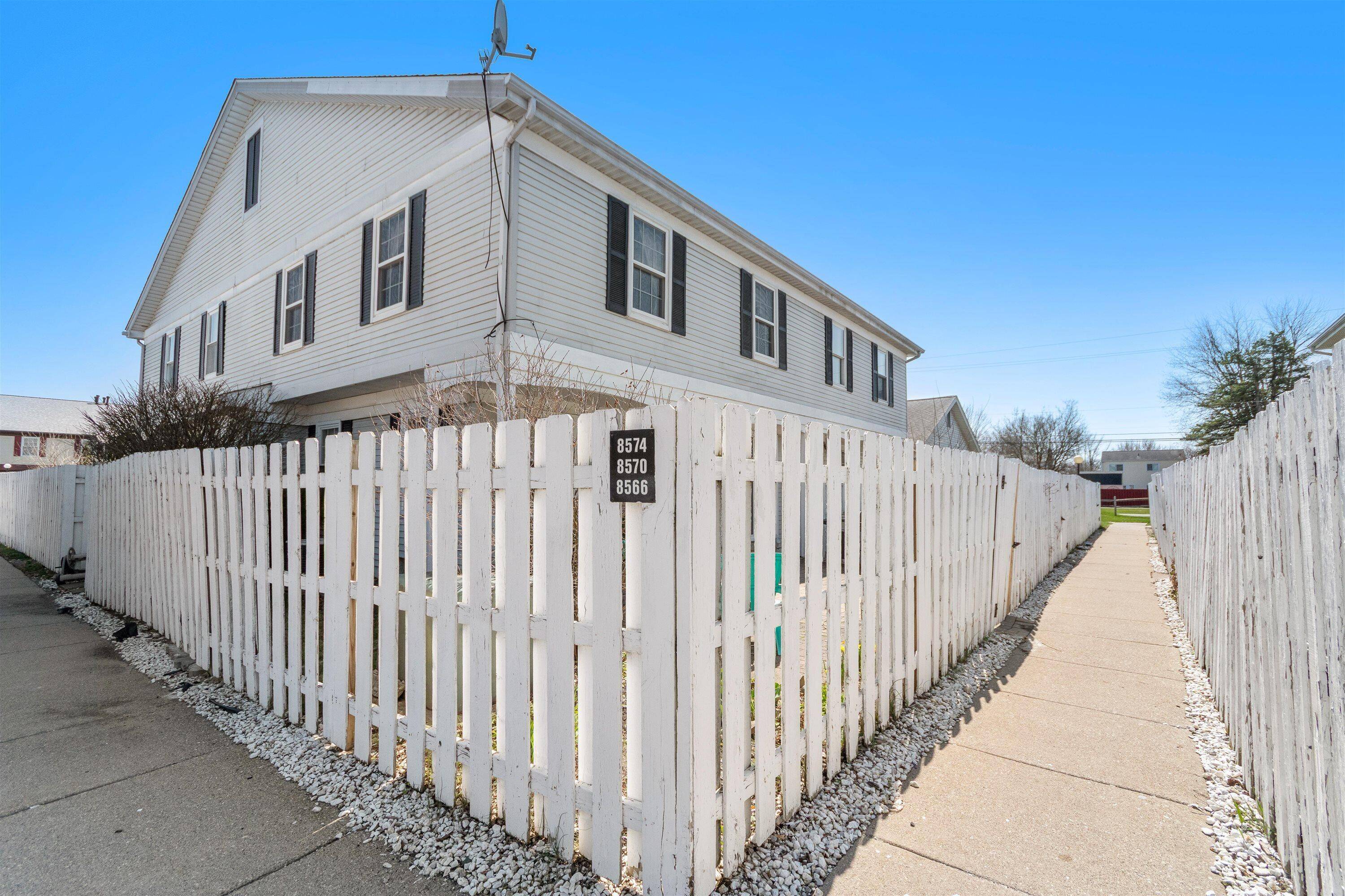 8574 Spinnaker WAY, Ypsilanti Twp, MI 48197