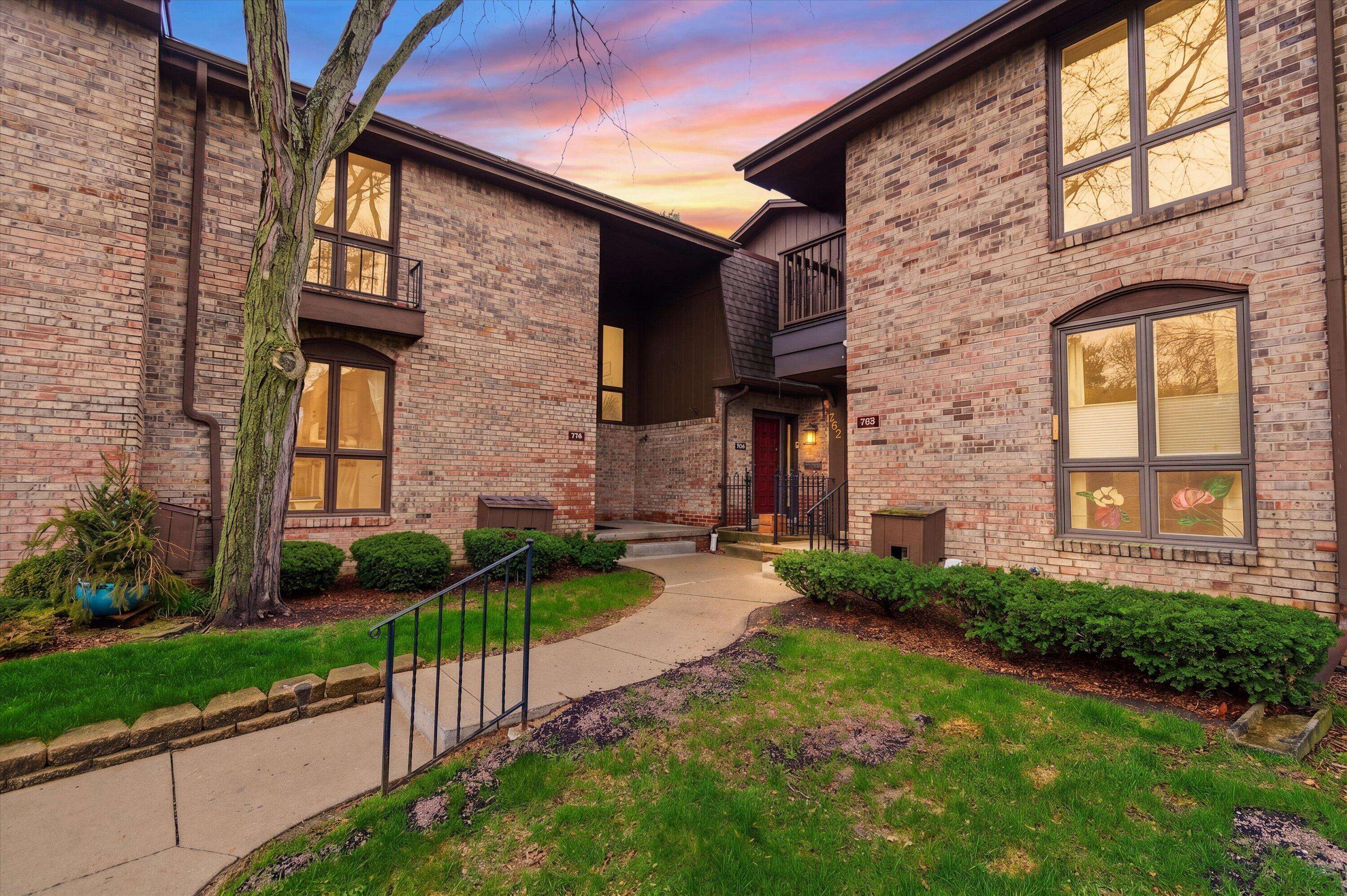 756 Greenhills DR, Ann Arbor, MI 48105