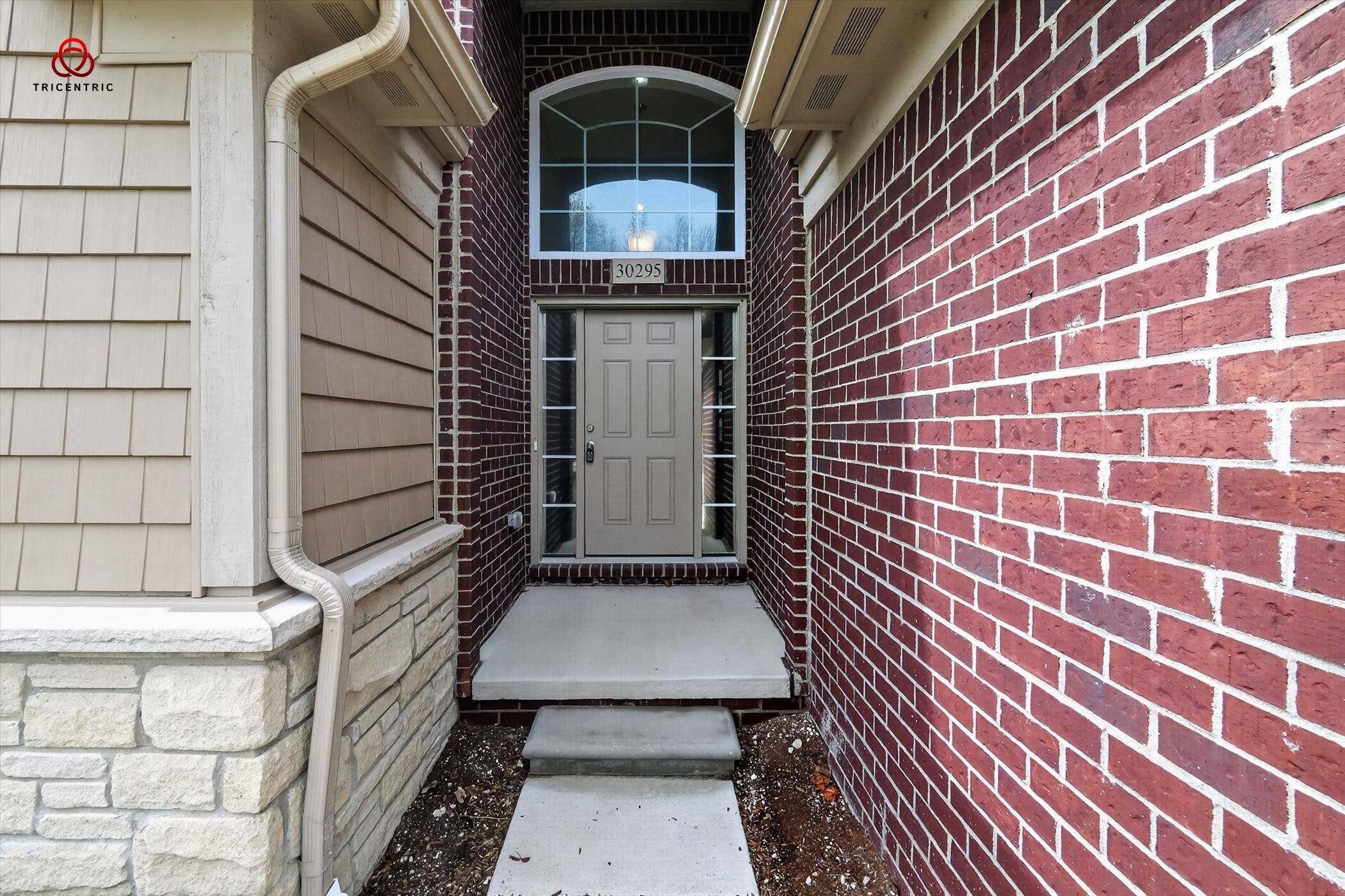 30295 Berghway TRL, Warren, MI 48092