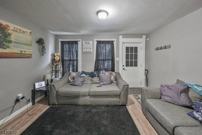 300 Chambers St, Phillipsburg Town, NJ 08865