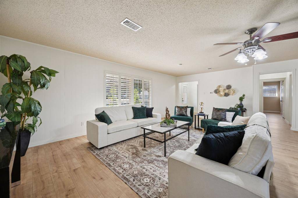 1505 Oak Glen Court, Arlington, TX 76012