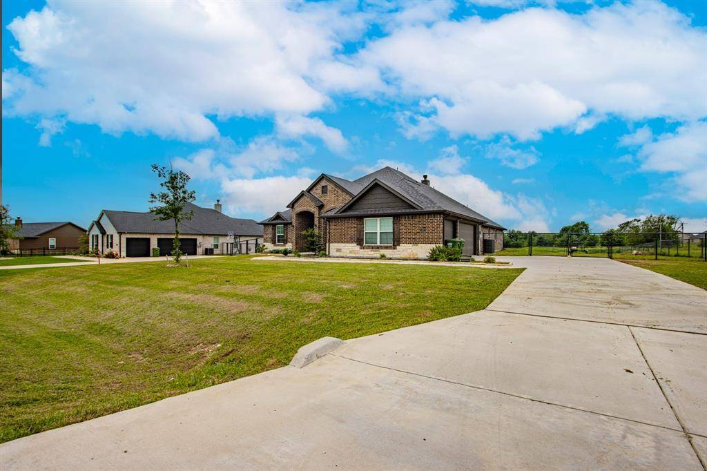 197 Stone Canyon Drive, Rhome, TX 76078