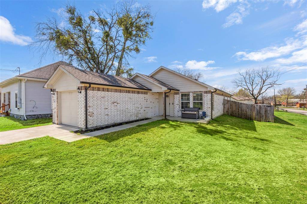 300 Lipscomb Street, Cleburne, TX 76031