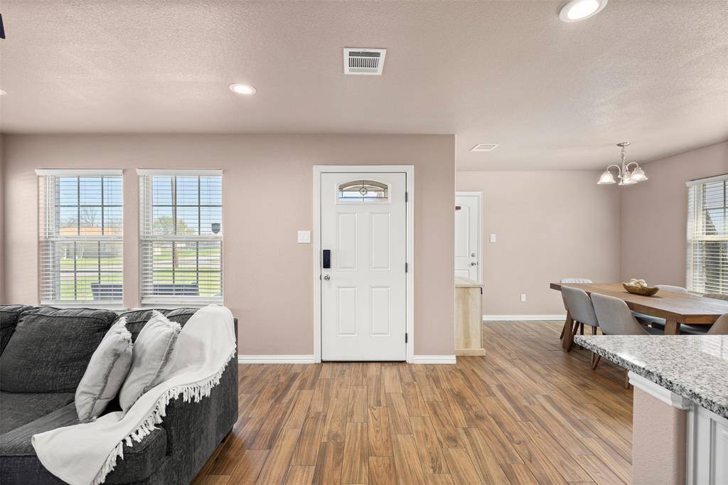 300 Lipscomb Street, Cleburne, TX 76031