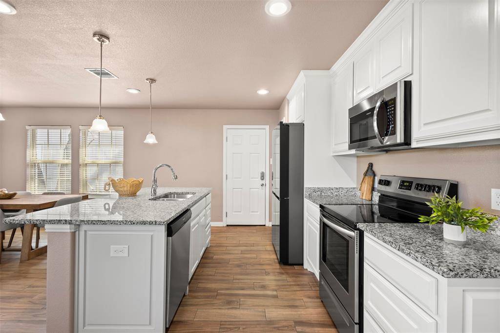 300 Lipscomb Street, Cleburne, TX 76031