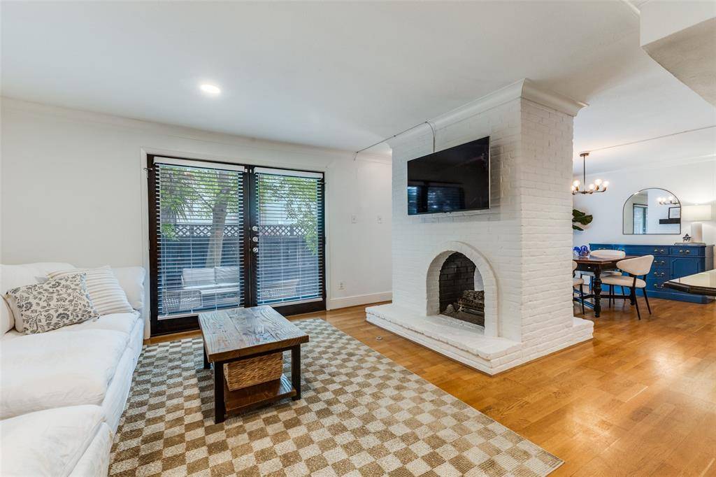 5932 Sandhurst Lane #113, Dallas, TX 75206