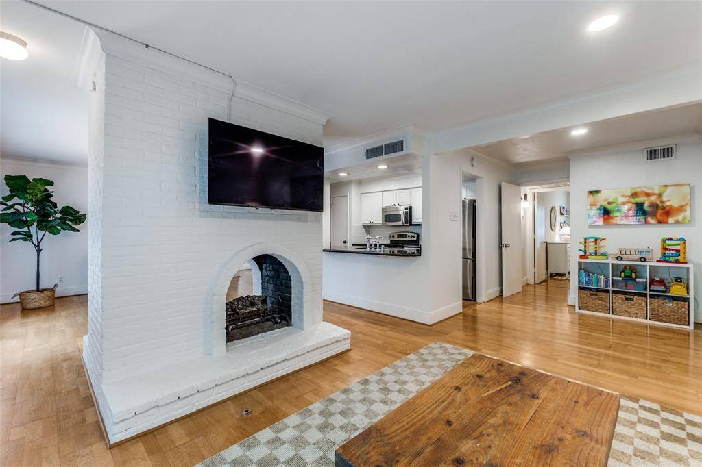 5932 Sandhurst Lane #113, Dallas, TX 75206