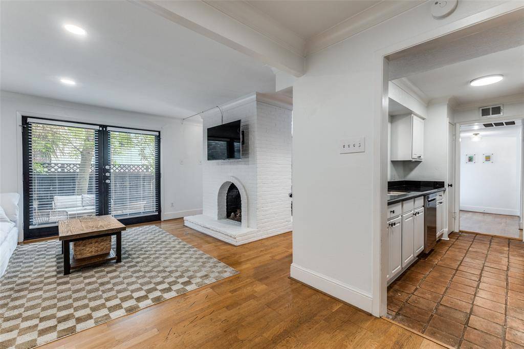 5932 Sandhurst Lane #113, Dallas, TX 75206