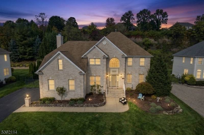 107 Hamilton Trl, Totowa Boro, NJ 07512