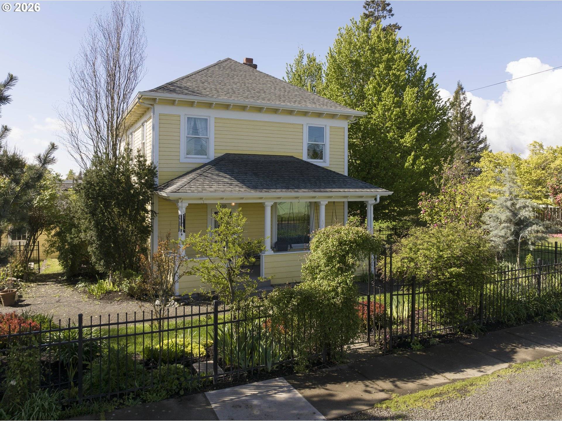 410 W GRANT ST, Carlton, OR 97111