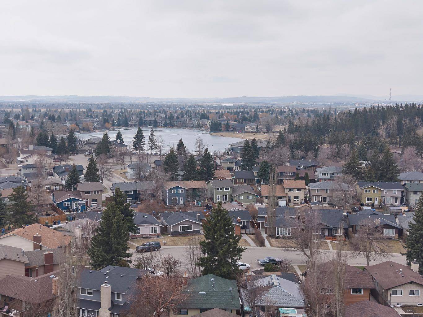 47 Sunhurst CT SE, Calgary, AB T2X1Y3