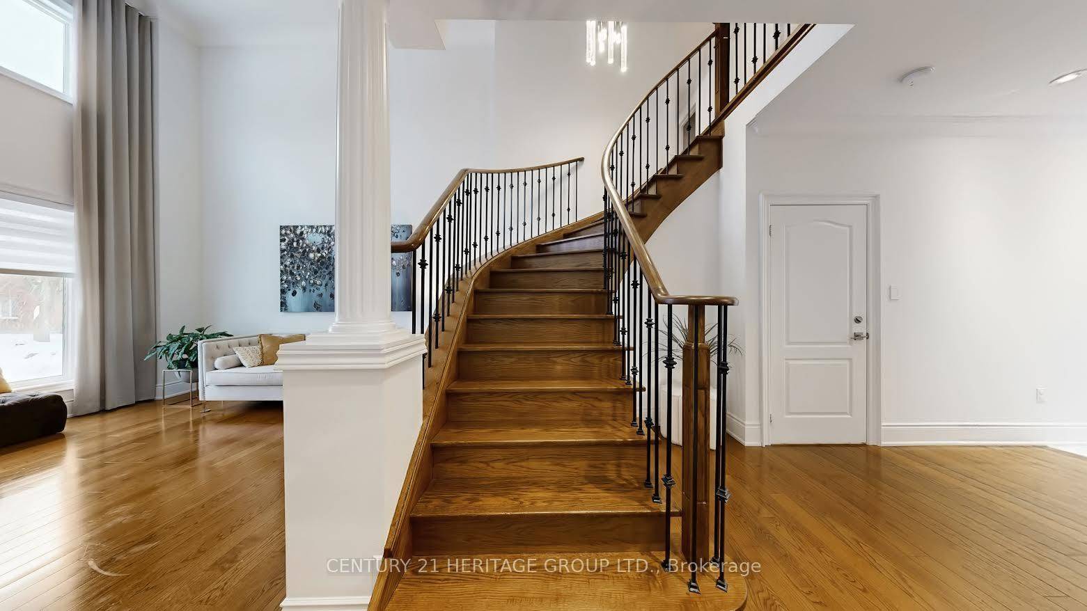 18 Berringer ST, Richmond Hill, ON L4B 4G4