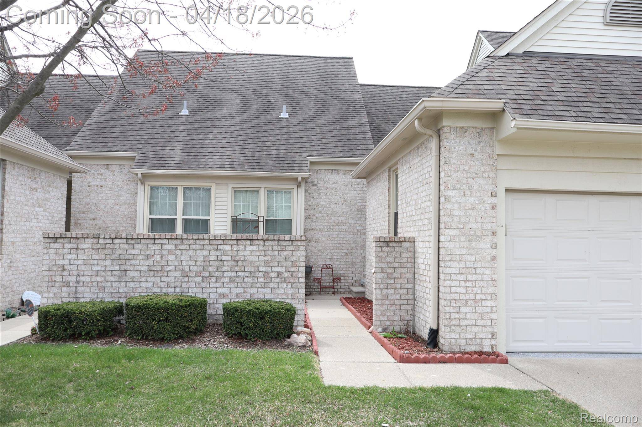 13500 Wyndemere CIR, Sterling Heights, MI 48313