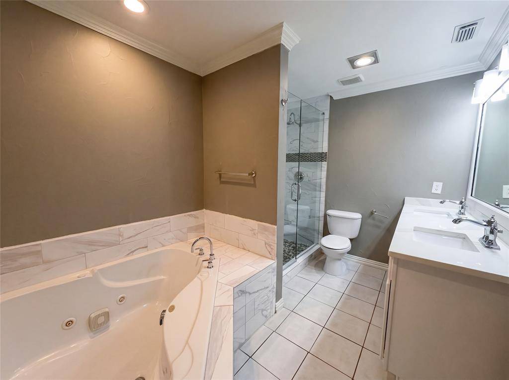 1951 Pin Oak Drive, Flower Mound, TX 75028