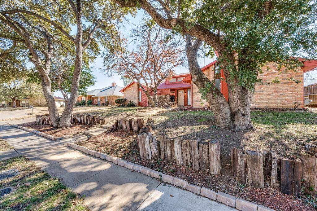 3808 E Runge Court E, Irving, TX 75038