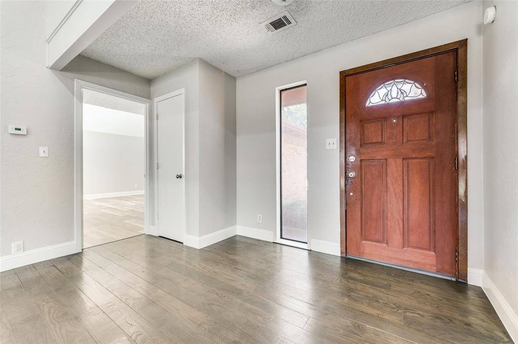 3808 E Runge Court E, Irving, TX 75038