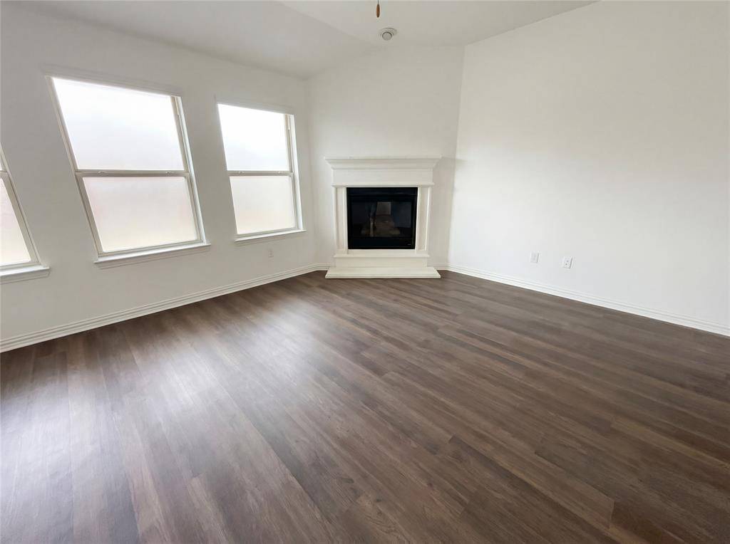 8400 High Garden Street, Fort Worth, TX 76123