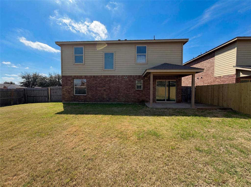 1200 Boxwood Drive, Crowley, TX 76036