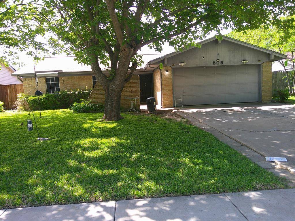 509 W Springdale Lane, Grand Prairie, TX 75052