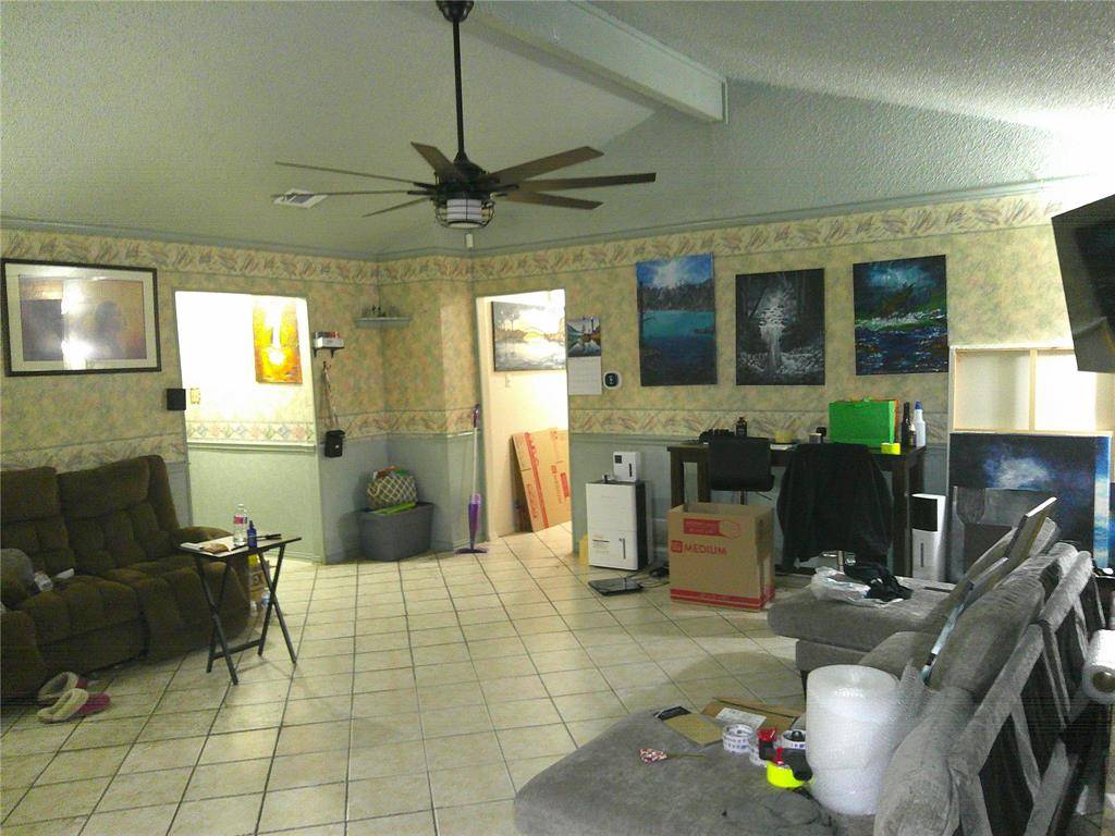 509 W Springdale Lane, Grand Prairie, TX 75052