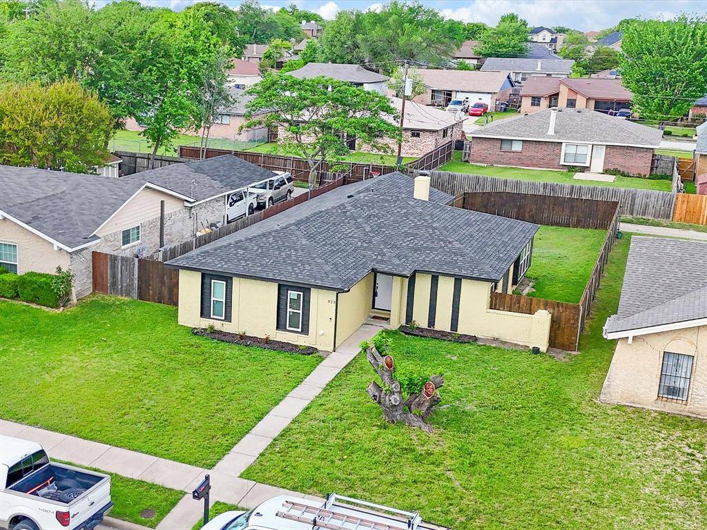 825 Cherry Hills Drive, Lancaster, TX 75134