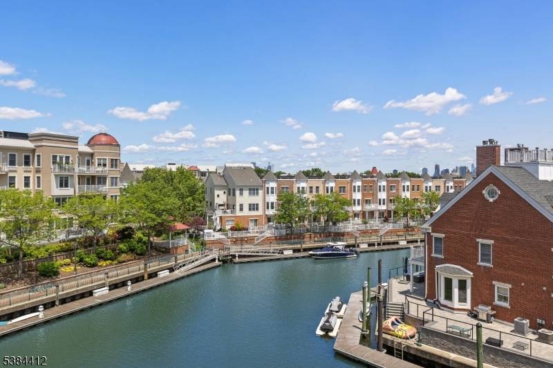 205-32 Shearwater Ct #32, Jersey City, NJ 07305