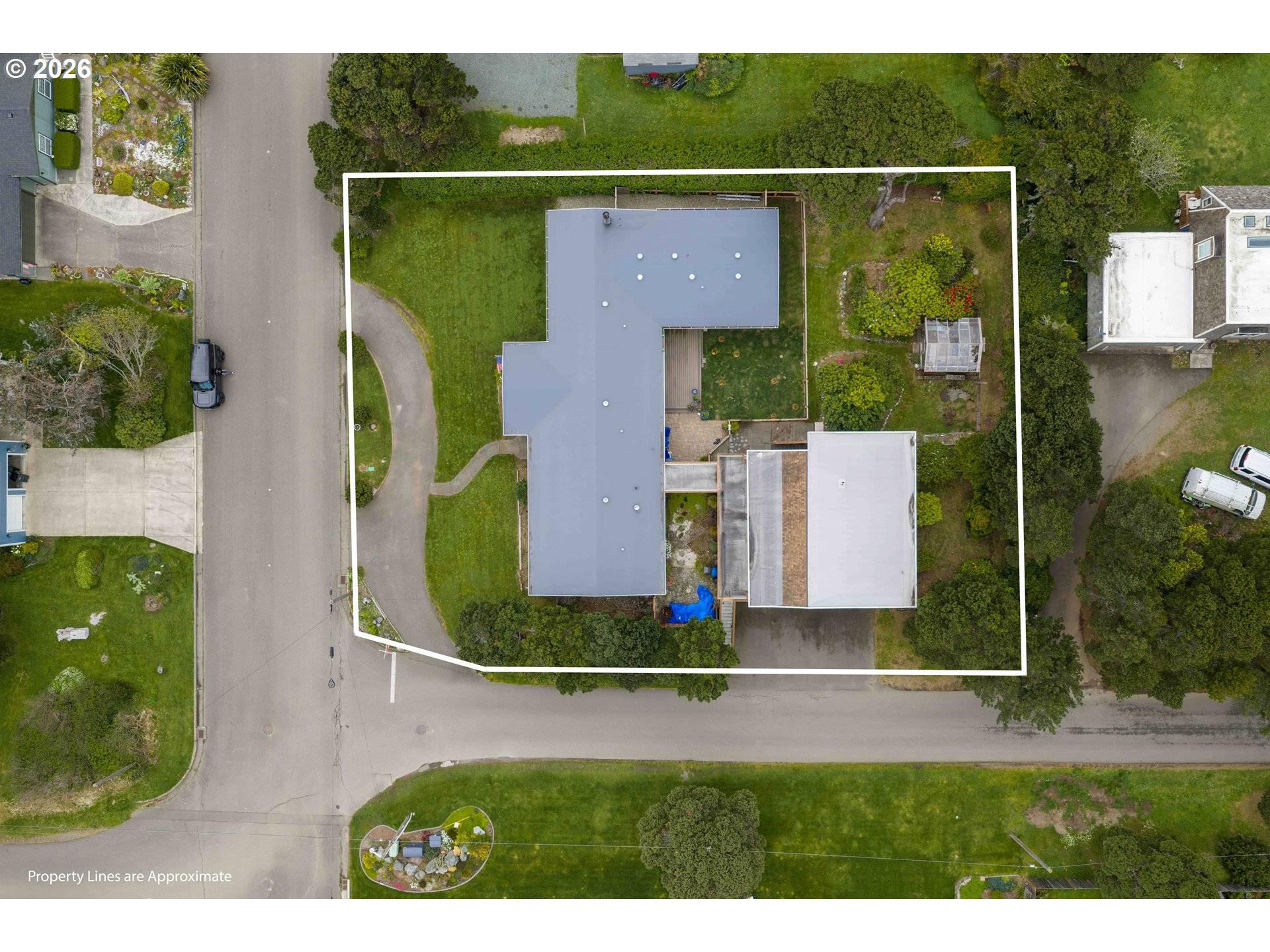 820 JACKSON AVE SW, Bandon, OR 97411