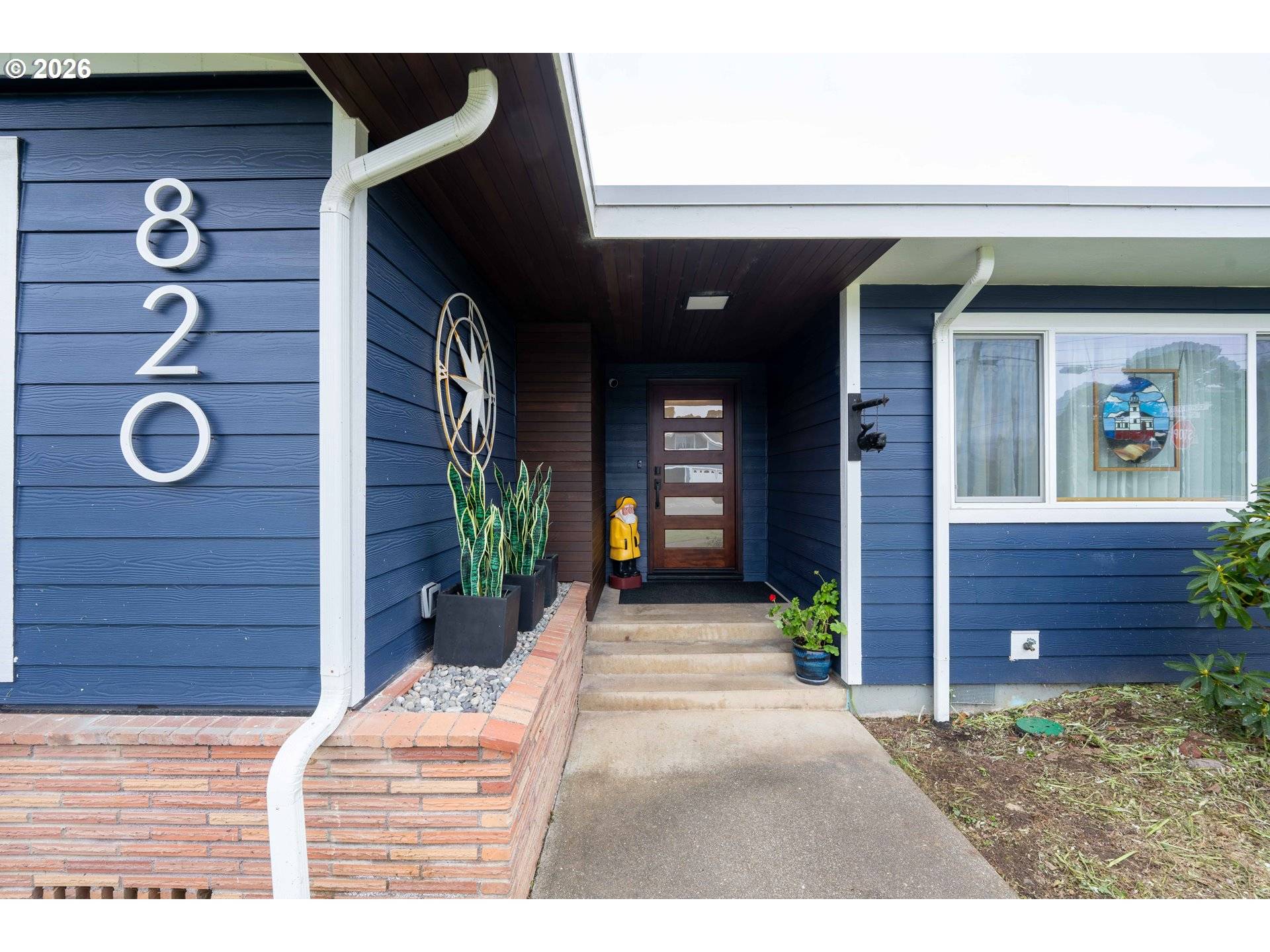 820 JACKSON AVE SW, Bandon, OR 97411