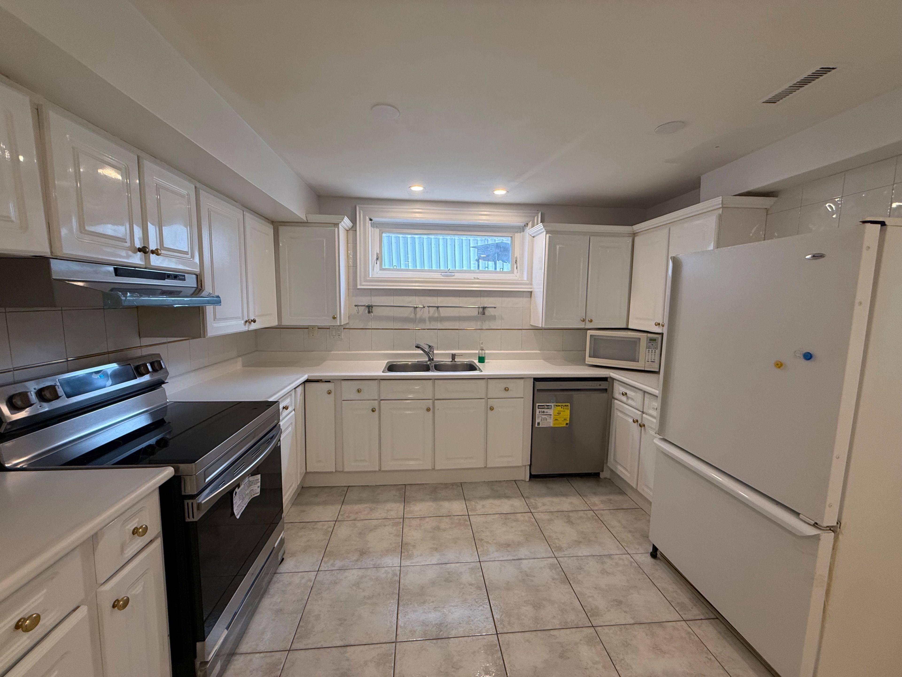 103 Wigwoss DR, Vaughan, ON L4L 2P9