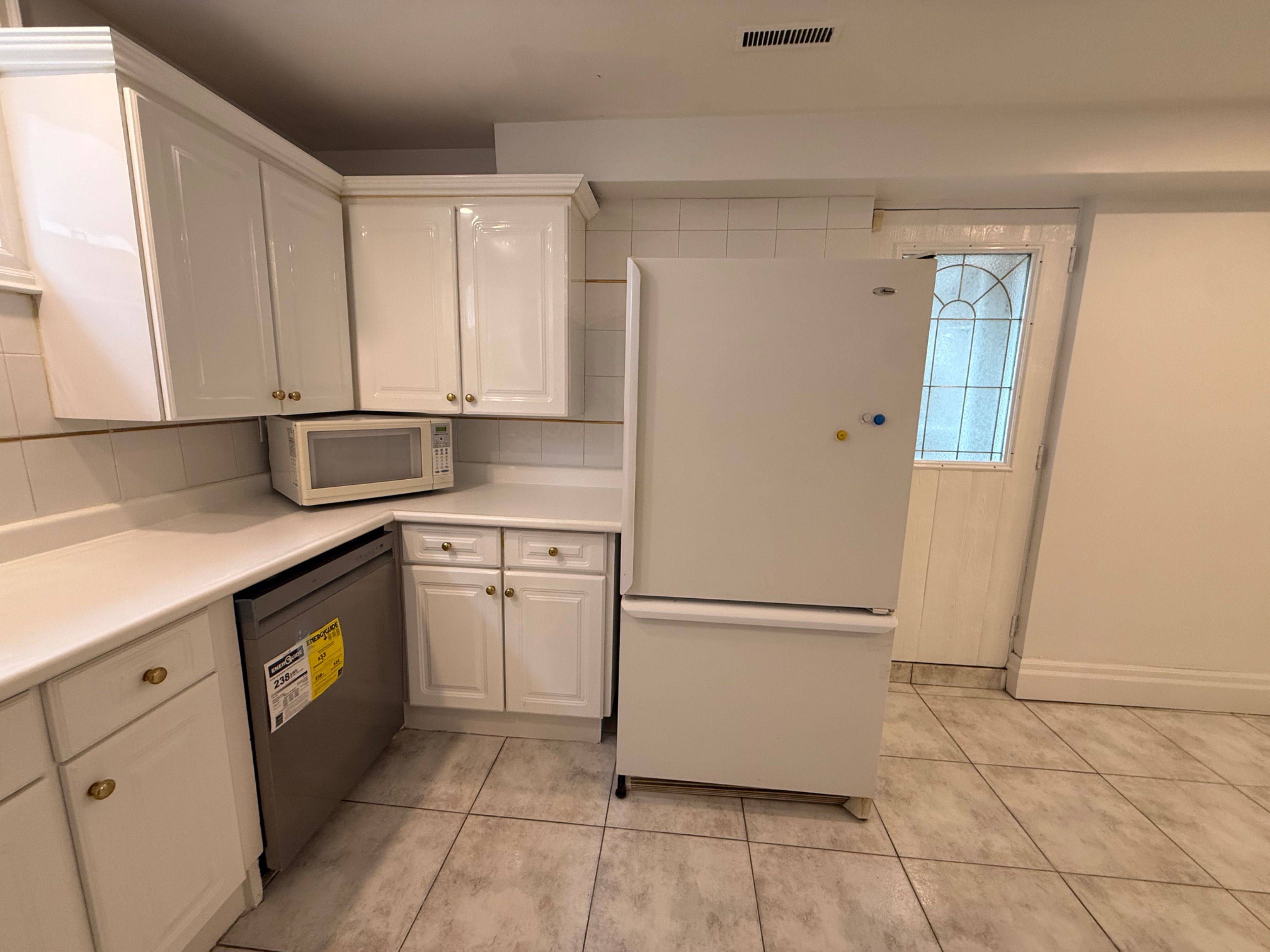 103 Wigwoss DR, Vaughan, ON L4L 2P9