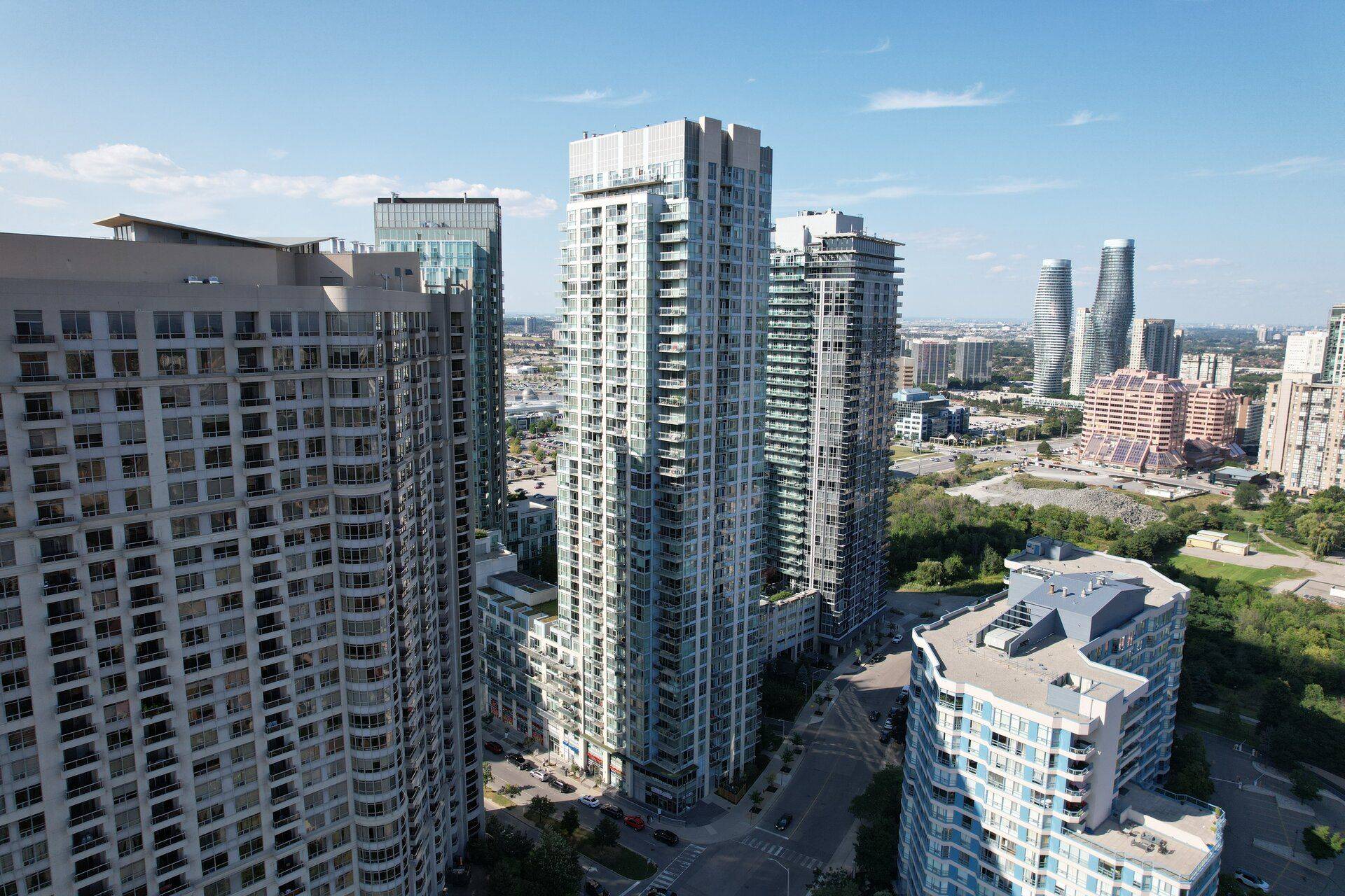 225 Webb DR #810, Mississauga, ON L5B 4P2