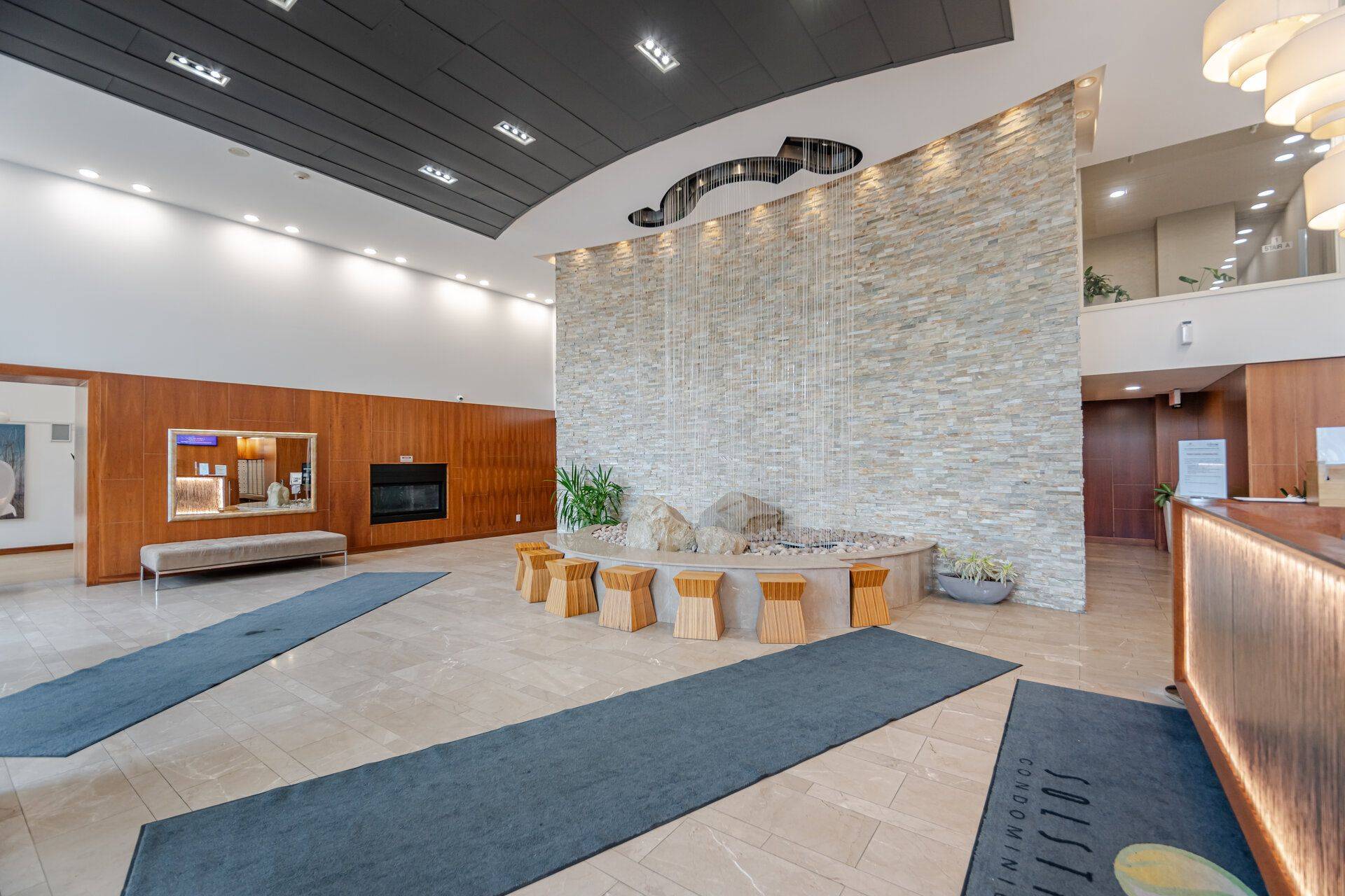 225 Webb DR #810, Mississauga, ON L5B 4P2