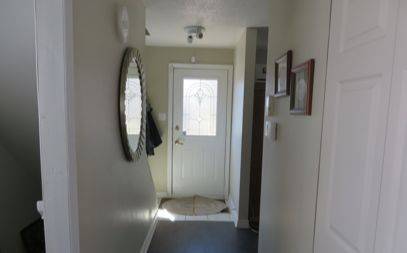 1 Lotus CT, Cyrville - Carson Grove - Pineview, ON K1J 8A6